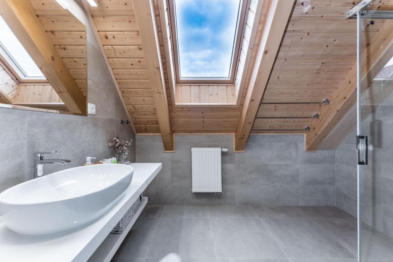 Luxury Apartman Lipno ลิปโนนัดเวิลตาวู ภายนอก รูปภาพ