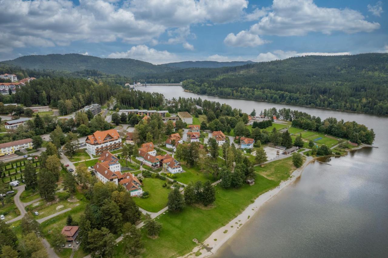 Luxury Apartman Lipno ลิปโนนัดเวิลตาวู ภายนอก รูปภาพ