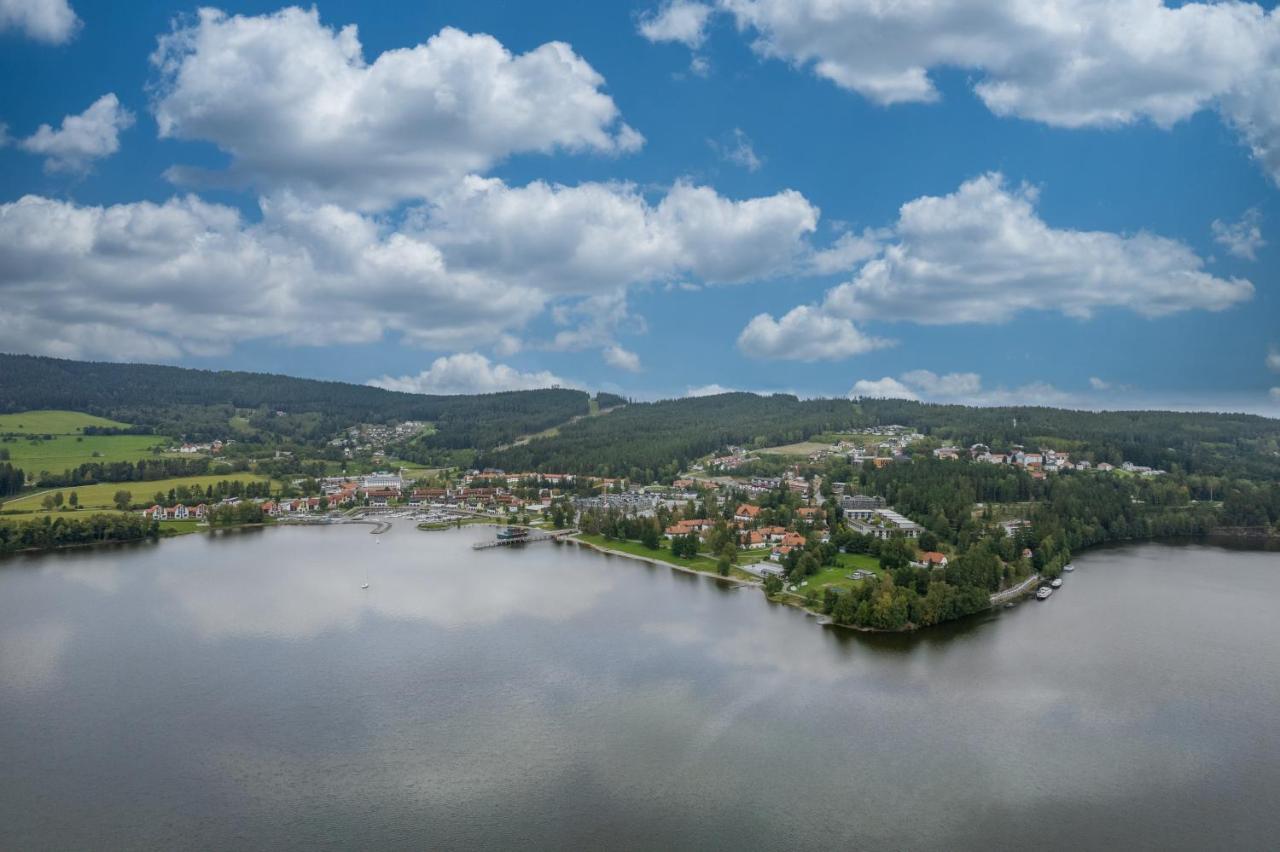 Luxury Apartman Lipno ลิปโนนัดเวิลตาวู ภายนอก รูปภาพ